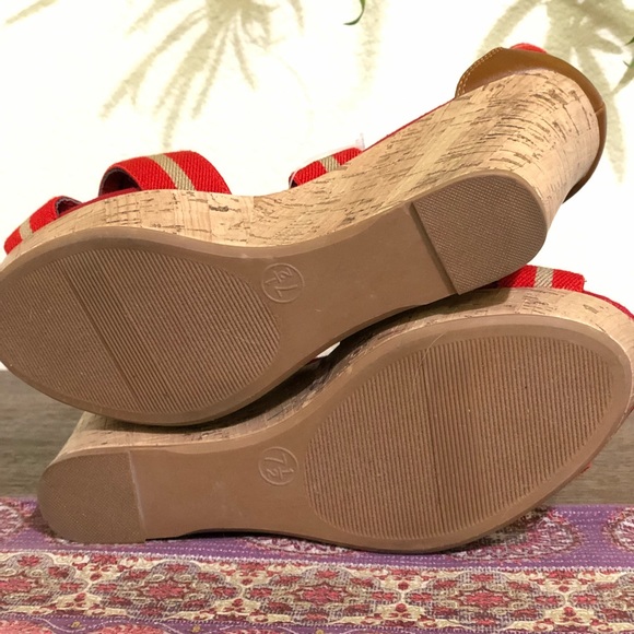 LIKE NEW! Merona Red Wedges - Picture 4 of 4